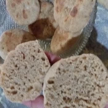 Ana Lorenzo Sour dough english muffing first overview
