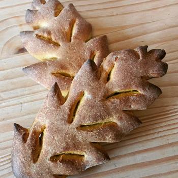 Boris small turmeric and garlic fougasse first overview