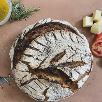 Gotlu Potlu Honey broken wheat sourdough loaf first overview