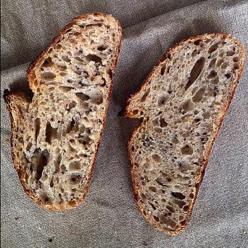 Maya Banana bread first overview