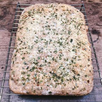 Nené Focaccia integral con cebolla de verdeo y parmessano first slice