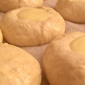 Solveig Norwegian Cinnamon & Cardamom Buns first overview